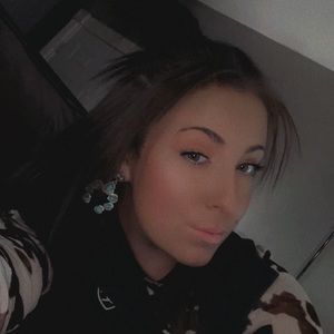 Meet your Posher, Corly